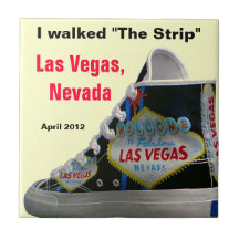 Marcheur de rue de Las Vegas Boulevard Carreau