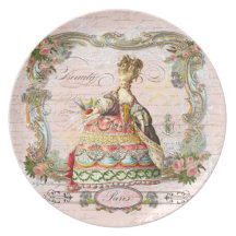 Marie Antoinette dans le rose avec les roses roses Assiette