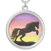 Minuit se levant - étalon noir pendentifs personnalisés