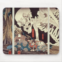 Mitsukini défiant le spectre squelettique, c.1845 tapis de souris