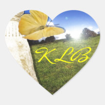 Monogramme jaune de coutume de papillon et de robe autocollant