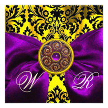 MONOGRAMME POURPRE DE DAMASSÉ DE NOIR DE JAUNE D'O INVITATION PERSONNALISABLE