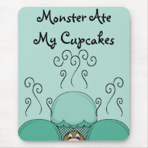 Monstre mignon avec les petits gâteaux givrés cyan tapis de souris