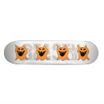 Monstre. Noir et orange Plateaux De Skateboards