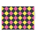 Motif à motifs de losanges jaune rose sur le noir carte de vœux