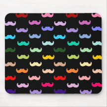 Motif coloré de moustache d'arc-en-ciel sur le noi tapis de souris