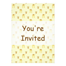 Motif mignon de girafe sur le jaune invitations personnalisées