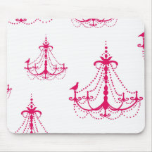 motif rose de lustre de framboise sur le blanc tapis de souris