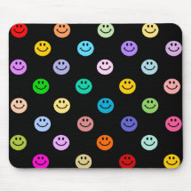 Motif souriant multicolore de visage d'arc-en-ciel tapis de souris