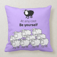 Moutons noirs et blancs coussin
