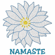 Namaste a brodé le T-shirt des femmes
