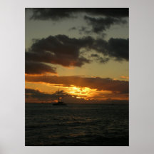 Navigation dans le coucher du soleil posters