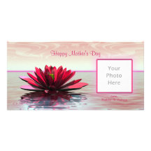 Nénuphar de rouge du jour de mère modèle pour photocarte