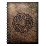 Noeud celtique rond sur le cuir carnets à spirale