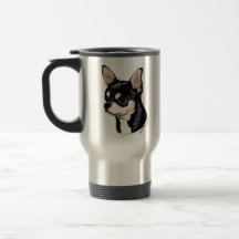 Noir de chiwawa et tasse bronzage de voyage