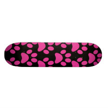 Noir mignon de roses indien d'empreintes de pattes skateboard