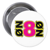 NON SUR LE BOUTON DE L'APPUI VERTICAL 8 TROP PIN'S