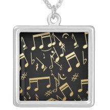 Notes musicales d'or sur l'arrière - plan noir collier personnalisé