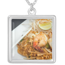 Nouilles de riz frit thaïlandaises de protection d pendentif