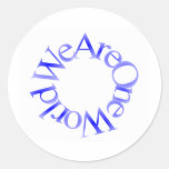 Nous sommes un monde (bleu) adhésifs ronds