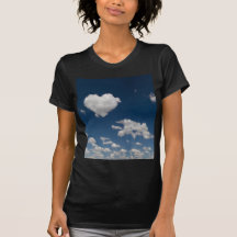 Nuage en forme de coeur t-shirts