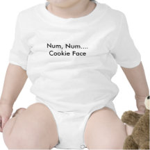 Numérique, numérique…. Visage de biscuit T-shirts