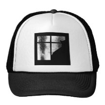 Octobre verse la silhouette de chat noir à la fenê casquette de camionneur
