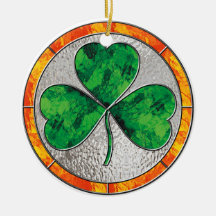 Ornement en verre de shamrock