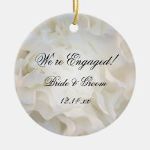 Ornement floral blanc de fiançailles