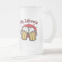 Pain grillé de Na Zdrowie avec des tasses de bière