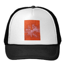 Paintball blanc sur le rouge casquette