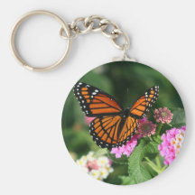Papillon de monarque sur la fleur de Lantana Porte-clé