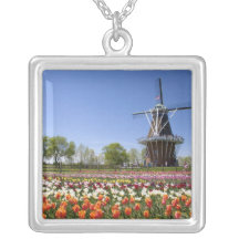 Parc d'île de moulin à vent avec des tulipes en fl bijouterie personnalisée
