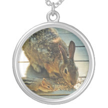 Partage de lapin et de tamia pendentifs
