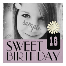 Partie pourpre de bonbon seizième pour des filles  invitations personnalisées
