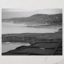 Paysage côtier noir et blanc tract