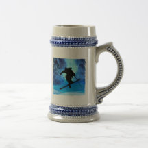 Paysage d'hiver et skieur de style libre tasse