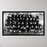 Peloton 1914 du football d'école de Carlisle Poster