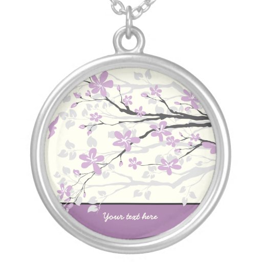 Pendentif argenté de fleurs pourpres de branche de