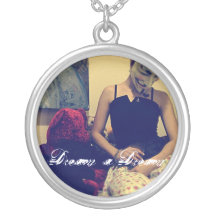 Pendentif de Fawkes de fille