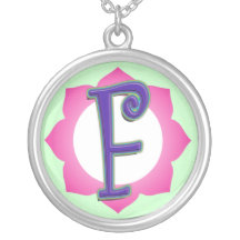 Pendentif initial de F