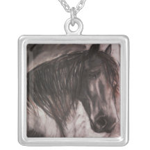Pendentif noir de collier de cheval
