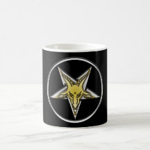 Pentagone étoilé argenté inversé avec la tête d'or mugs