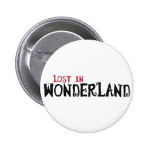 Perdu au pays des merveilles badge