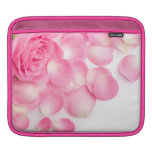 pétales de rose roses frais poches pour iPad