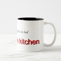 Petit déjeuner dans la tasse de lit