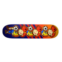 Petit footballeur skateboards customisés