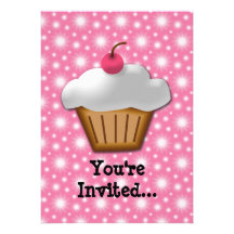 Petit gâteau de coupe-circuit avec la cerise rose  invitation personnalisée