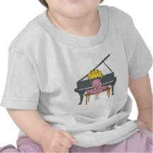 petite fille jouant le piano t-shirts