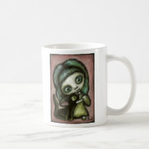 Petite fille tasse